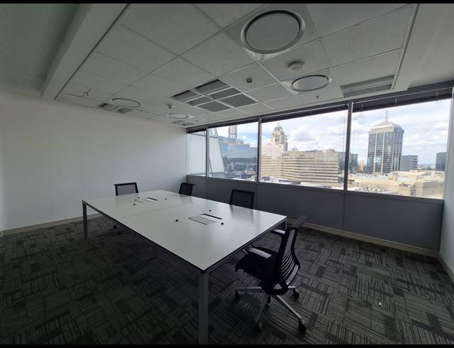 1,600M² OFFICE TO LET IN SANDTON CENTRAL